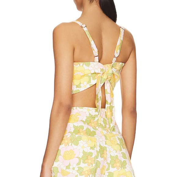 Handkerchief Top and Arizona High Waisted Shorts
Show Me Your Mumu - Picture 2 of 7